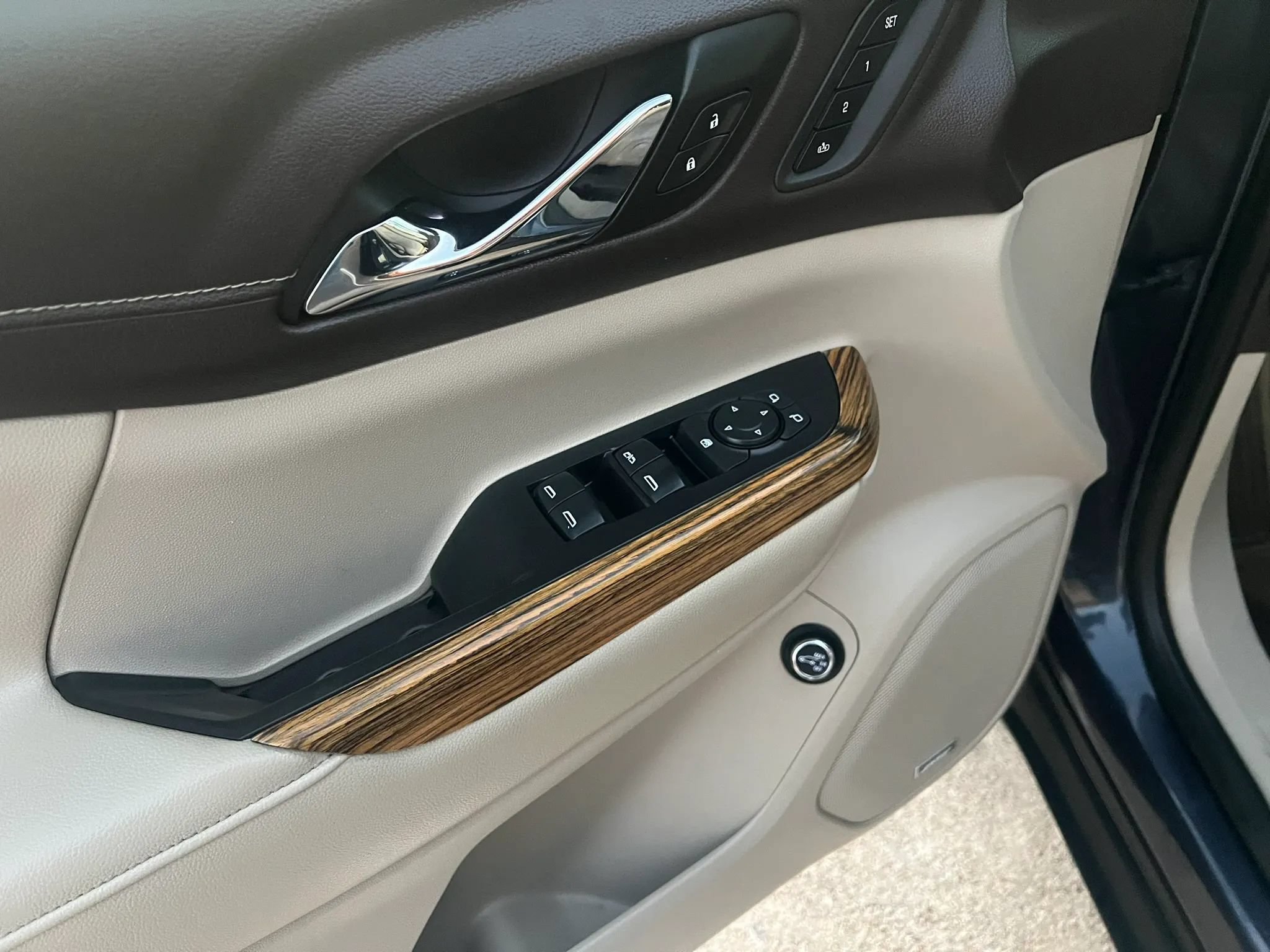 Used 2019 GMC Acadia Denali w/ Technology Package AWD/4WD image 16
