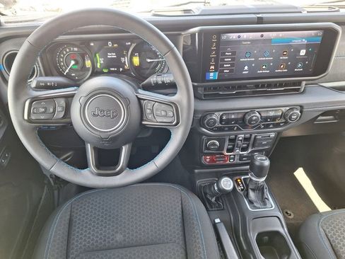 Used 2025 Jeep Wrangler Unlimited Rubicon 4xe w/ Safety Group AWD/4WD image 20