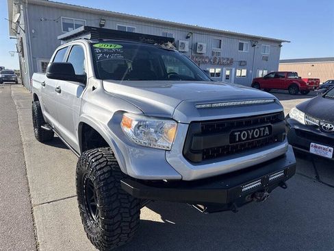 Used 2017 Toyota Tundra SR5 w/ SR5 Upgrade Package AWD/4WD image 11