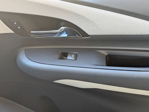 Used 2017 Chevrolet Bolt LT image 21