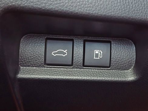 Used 2025 Toyota Crown Platinum w/ Carpet Mat Package (TMS) AWD/4WD image 36