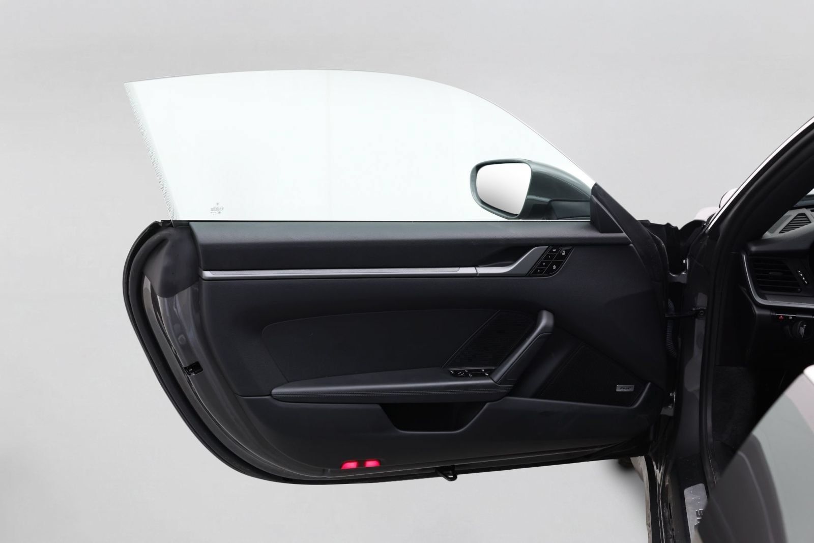 Used 2021 Porsche 911 Carrera RWD image 30