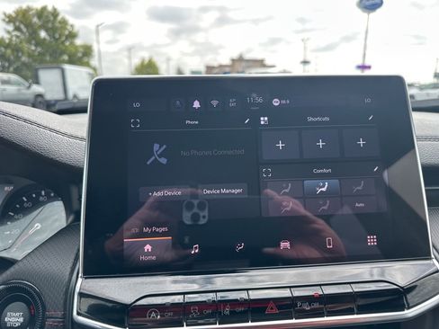 Used 2024 Jeep Compass Trailhawk image 38