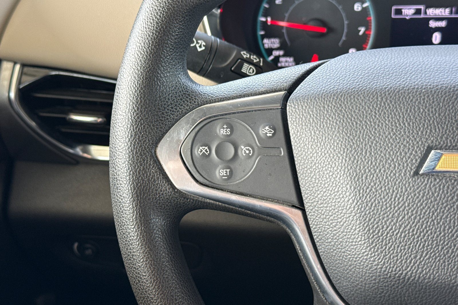 Used 2023 Chevrolet Traverse LS FWD image 36
