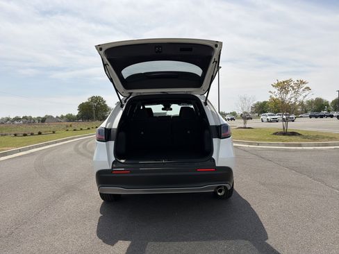 Certified 2025 Honda HR-V Sport image 17