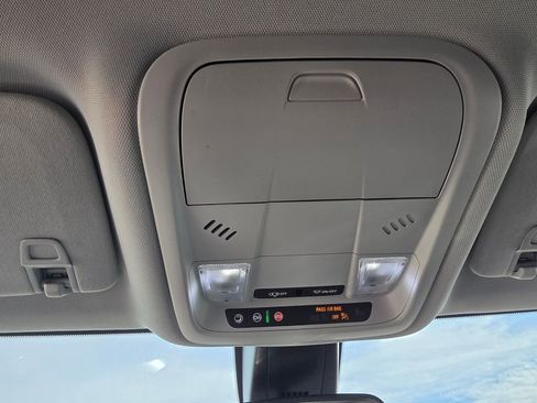 Used 2022 Chevrolet Blazer LT image 22