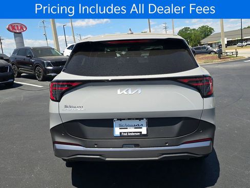 New 2026 Kia Sportage EX FWD image 4