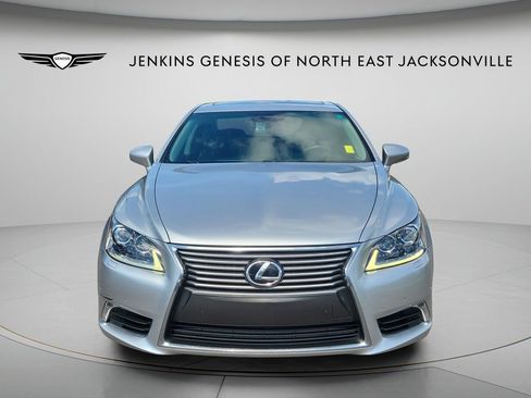 Used 2015 Lexus LS 460 w/ Comfort Package RWD image 6