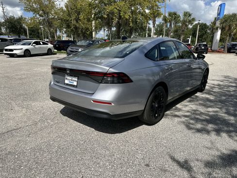 Used 2025 Honda Accord SE image 6