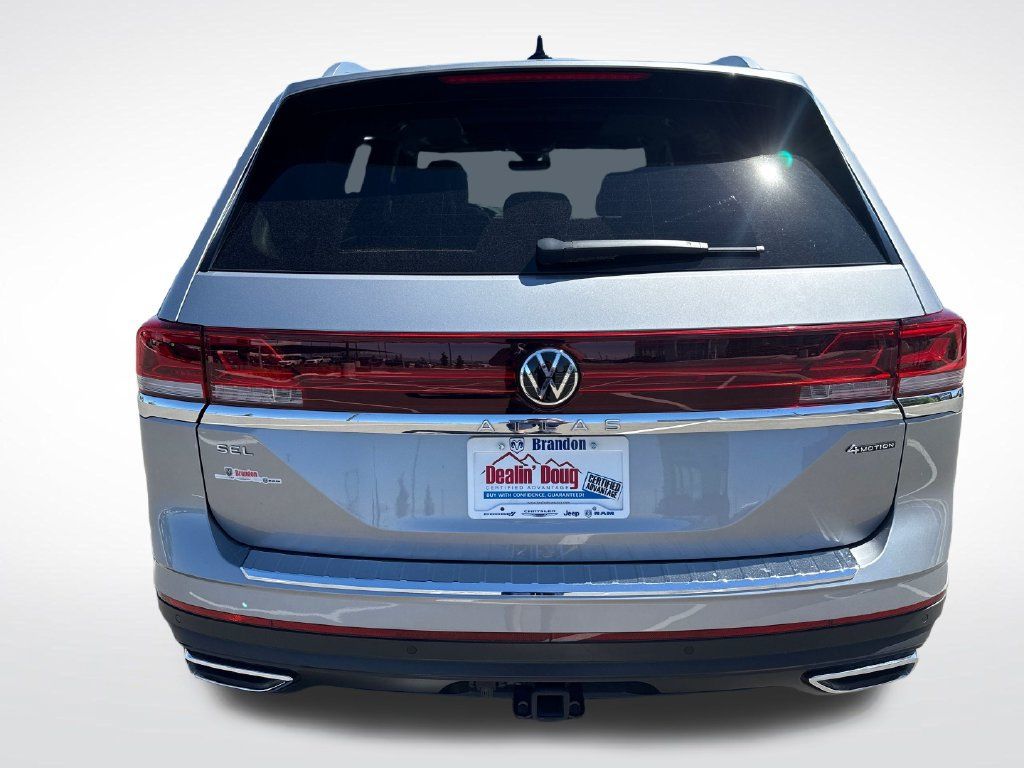 Used 2024 Volkswagen Atlas SEL AWD/4WD image 4