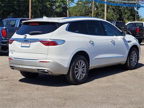 Used 2024 Buick Enclave Premium image 4