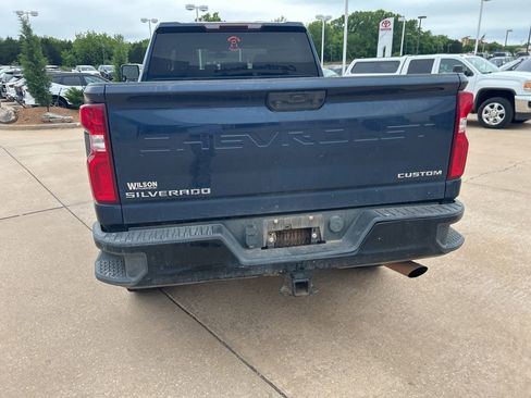 Used 2021 Chevrolet Silverado 2500 Custom w/ Custom Value Package AWD/4WD image 4