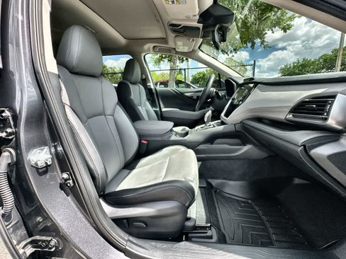 Used 2025 Subaru Outback Limited AWD/4WD image 9