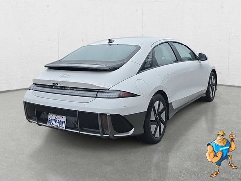 New 2025 Hyundai Ioniq 6 SE image 5