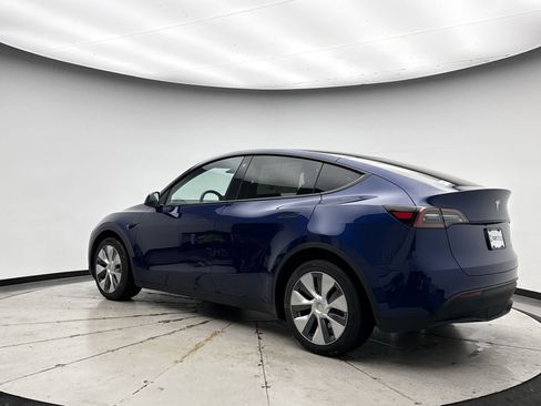 Used 2023 Tesla Model Y Long Range image 3