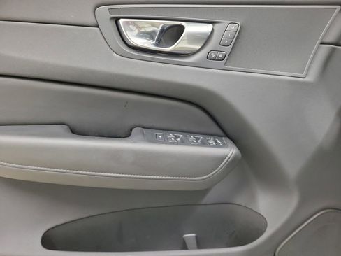 Used 2025 Volvo XC60 B5 Core image 21