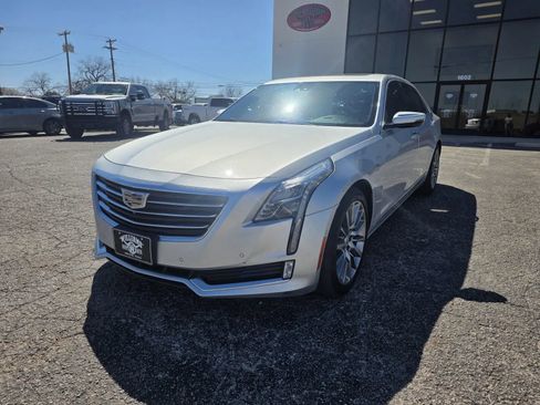 Used 2018 Cadillac CT6 Luxury image 3
