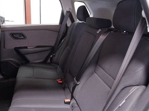 Used 2023 Nissan Rogue S image 16