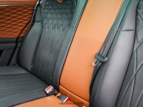 Used 2022 Bentley Flying Spur Plug-In Hybrid image 54