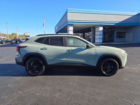 New 2026 Chevrolet Trax ACTIV w/ Driver Confidence Package image 3