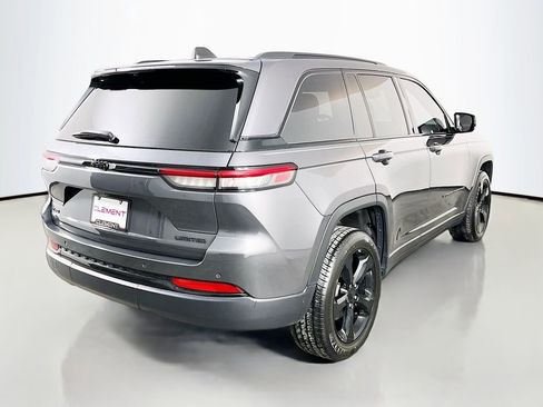 Used 2023 Jeep Grand Cherokee Limited AWD/4WD image 7