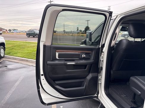 Used 2018 RAM 2500 Laramie w/ Convenience Group AWD/4WD image 11