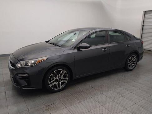 Used 2019 Kia Forte S image 2