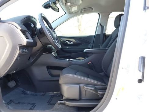 Used 2024 GMC Terrain SLE image 11