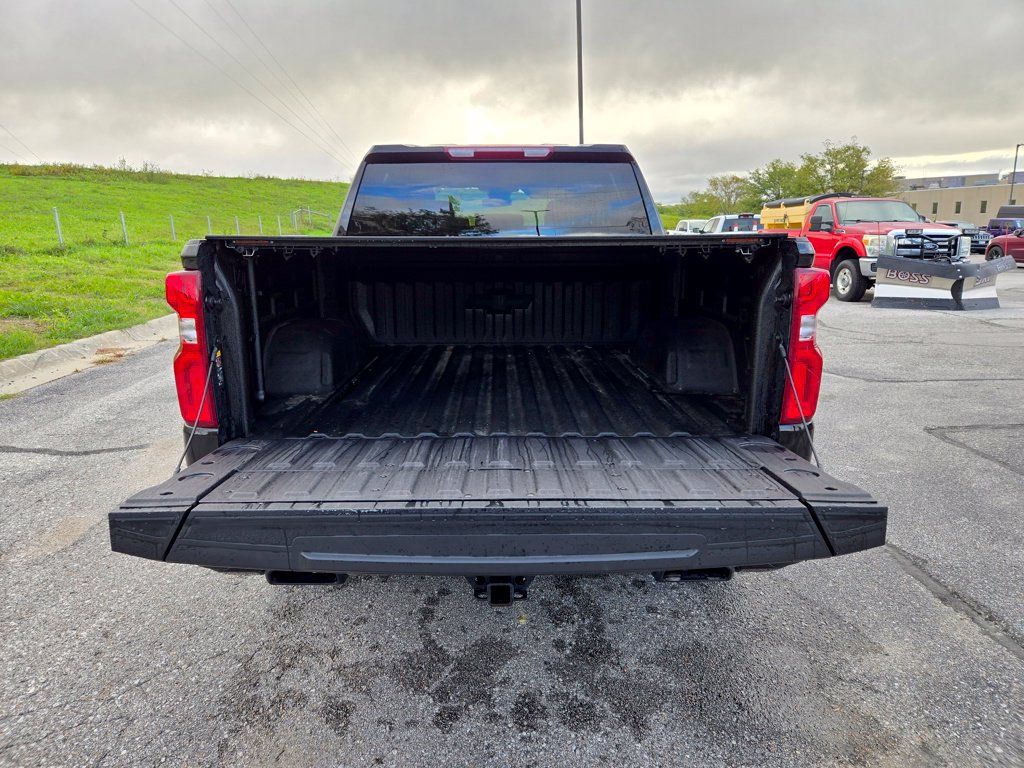 Used 2023 Chevrolet Silverado 1500 RST w/ Redline Edition AWD/4WD image 28