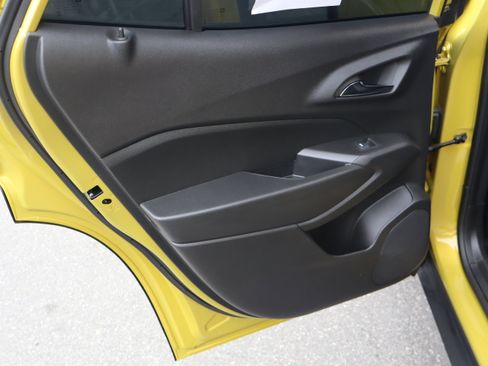 Certified 2024 Chevrolet Trax ACTIV w/ Sunroof Package image 32