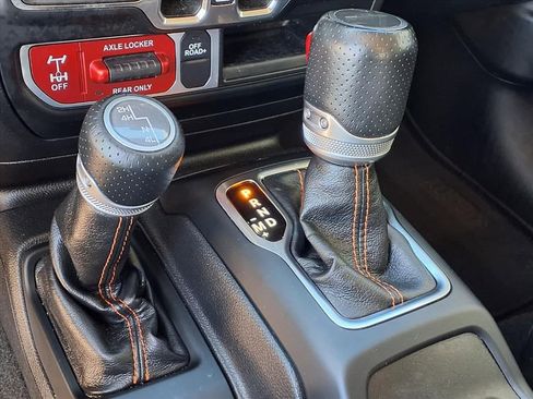 Used 2022 Jeep Gladiator Mojave w/ LED Lighting Group image 10