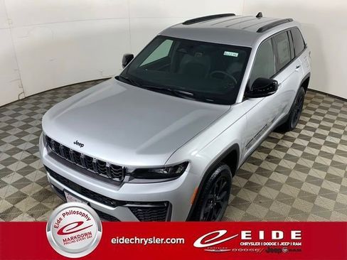 New 2026 Jeep Grand Cherokee Altitude image 7