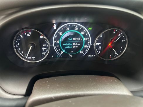 Used 2017 Buick LaCrosse Preferred image 26