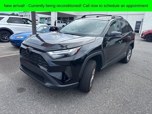 Used 2025 Toyota RAV4 XLE AWD/4WD image 3