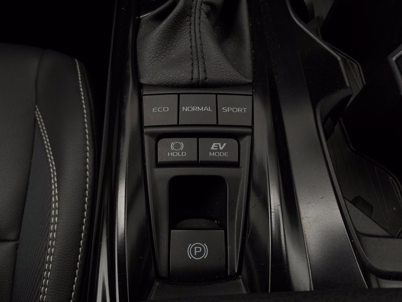 Used 2026 Toyota Camry SE FWD image 25