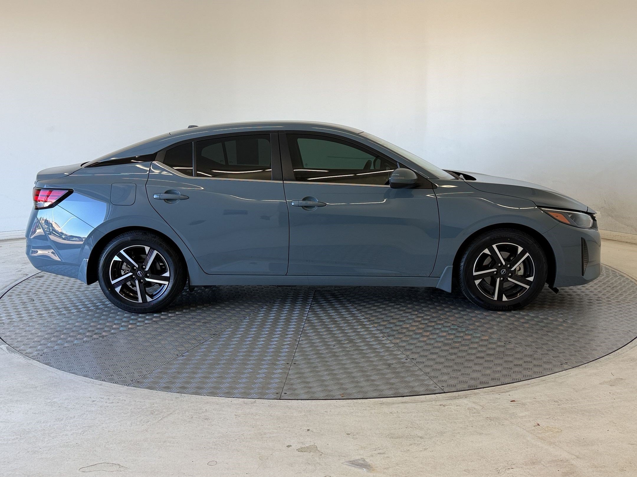 Used 2024 Nissan Sentra SV w/ Trunk Package FWD image 8