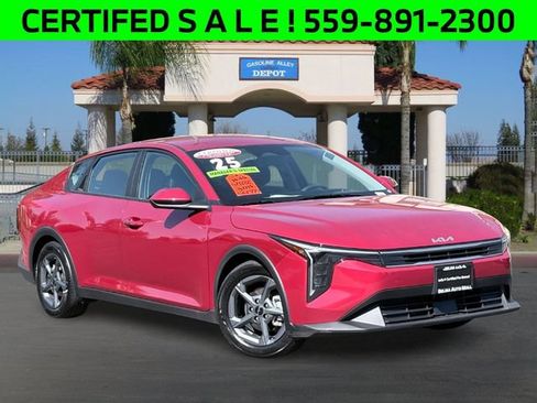 Certified 2025 Kia K4 FWD image 1