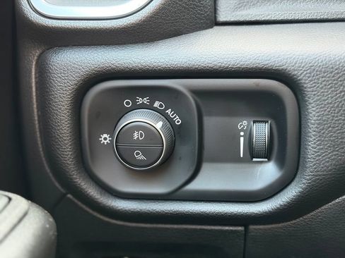 Used 2025 RAM 1500 Big Horn AWD/4WD image 30