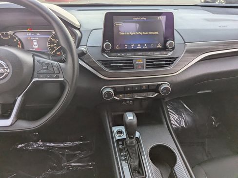 Certified 2025 Nissan Altima 2.5 SV image 18