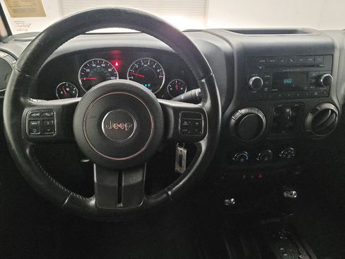 Used 2018 Jeep Wrangler Unlimited Sport S image 22