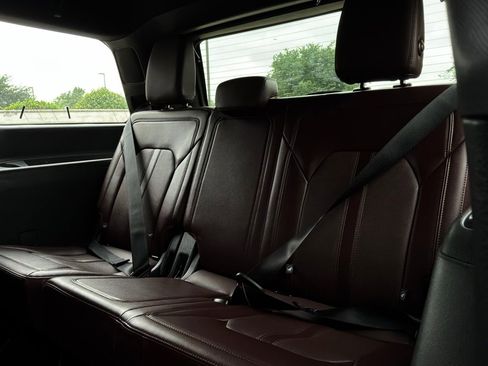 Used 2024 Ford Expedition Limited AWD/4WD image 13