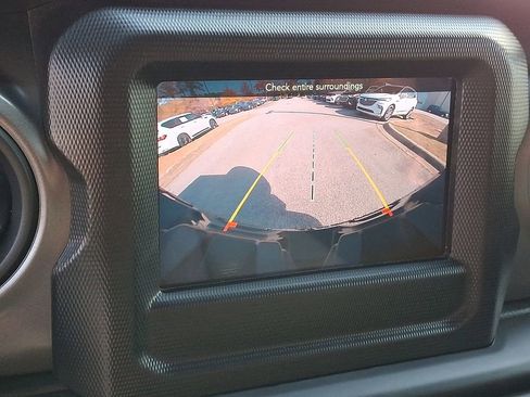 Used 2023 Jeep Wrangler Sport S image 21