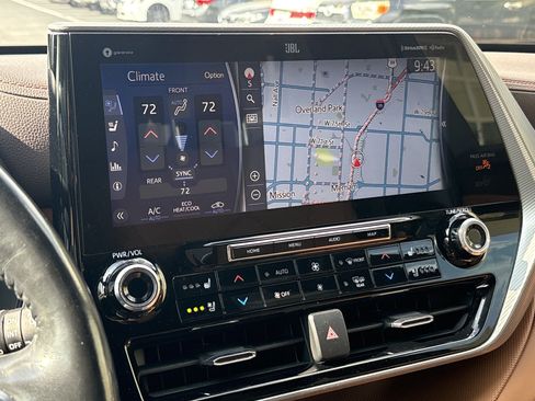 Used 2021 Toyota Highlander Platinum AWD/4WD image 24
