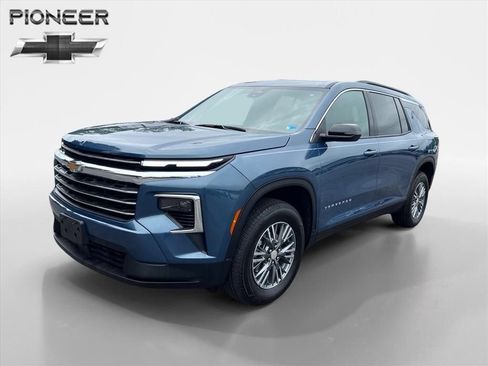 Used 2026 Chevrolet Traverse LT AWD/4WD image 1