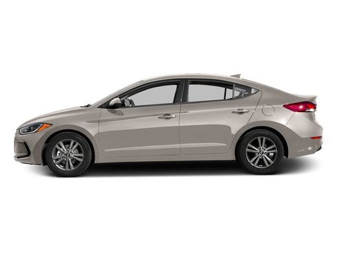 Used 2017 Hyundai Elantra SE FWD image 3