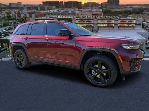New 2025 Jeep Grand Cherokee Altitude image 1