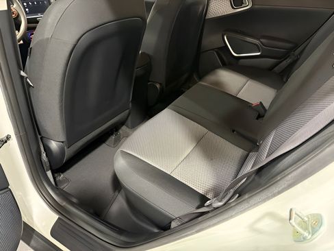 Used 2022 Kia Soul LX FWD image 28