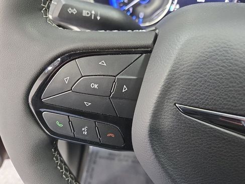 Used 2023 Chrysler Pacifica Touring-L w/ S Appearance Package FWD image 14