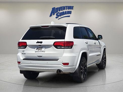 Used 2022 Jeep Grand Cherokee Laredo X AWD/4WD image 6
