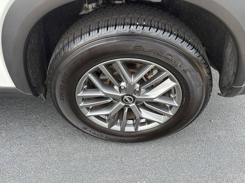 Used 2024 Nissan Rogue S FWD image 35